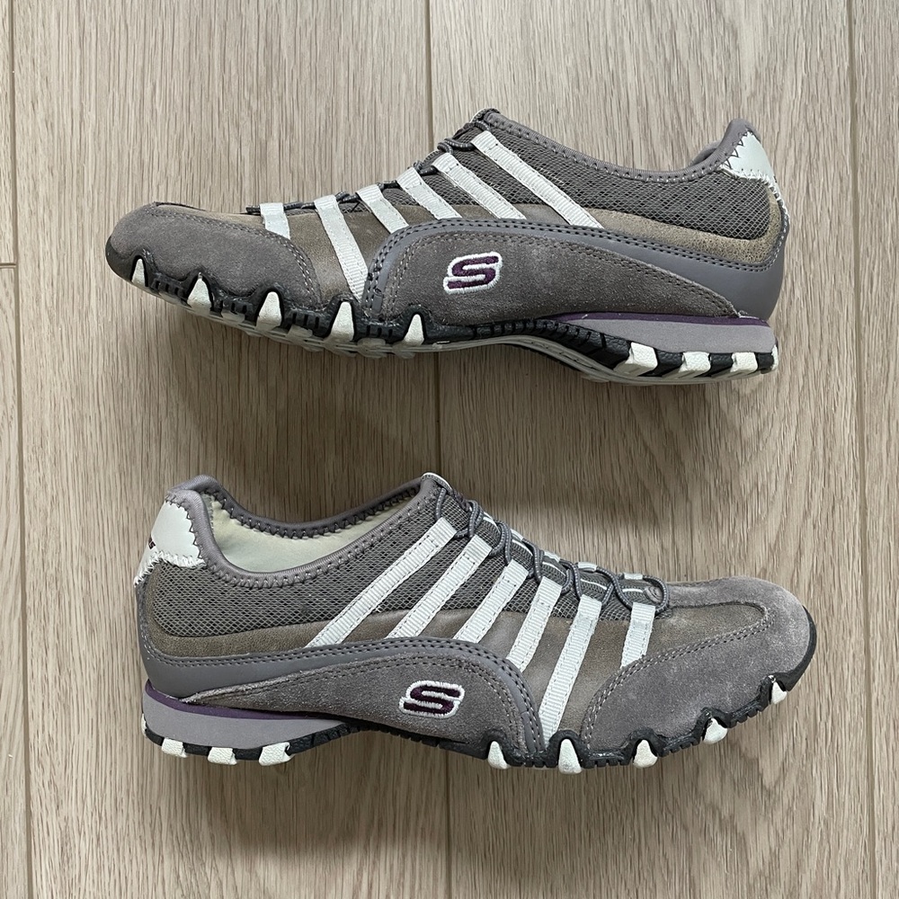 Sketchers Slip On Shoes - Picture 2 of 6